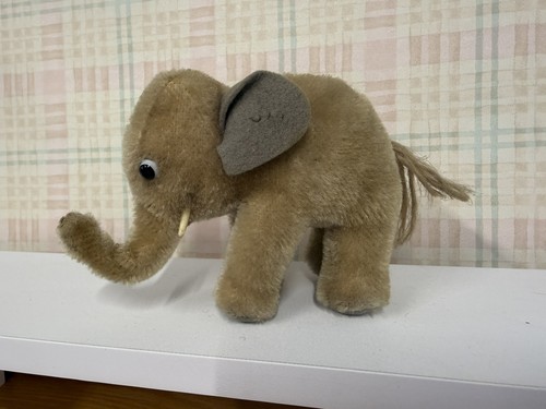 Small vintage steiff elephant - small,