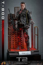Hot Toys DX46 Terminator T-800 Battle Damaged (2.0) 1/6 Scale Action Figure