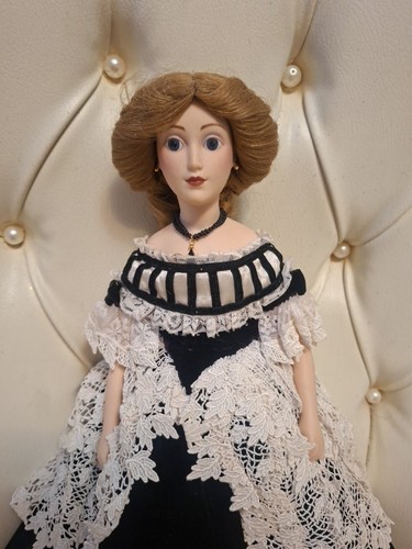 Franklin mint doll with - franklin,