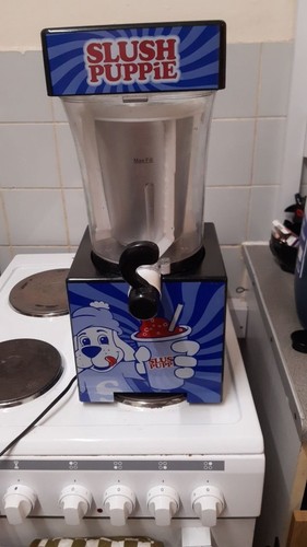 Slush puppie machine with - slush,