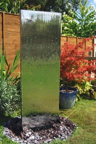 Free standing wall cascade - free-standing,