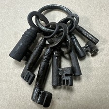 7  Keys Cast Iron Skeleton