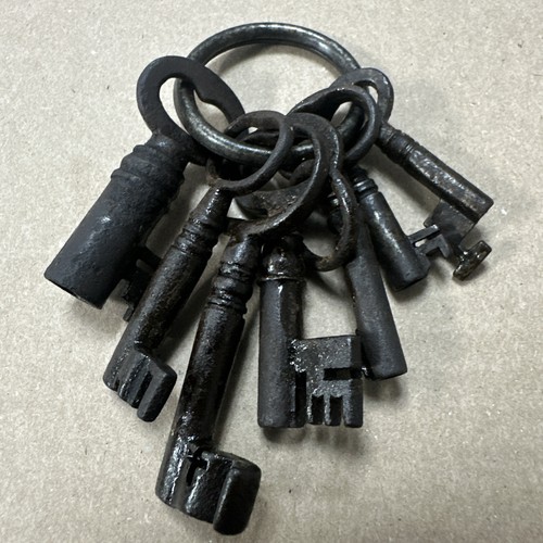 Keys cast iron skeleton - ,