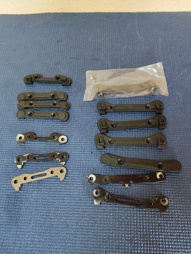 Losi hinge pin - brace, holder