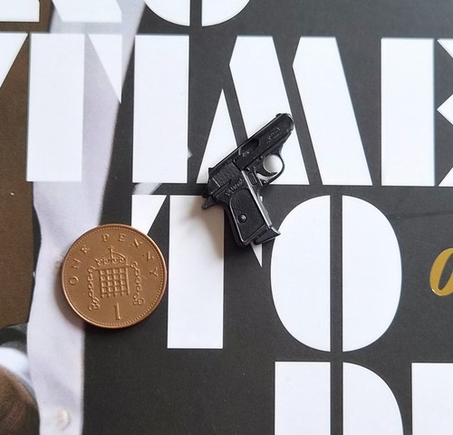Hot toys james bond - no, to