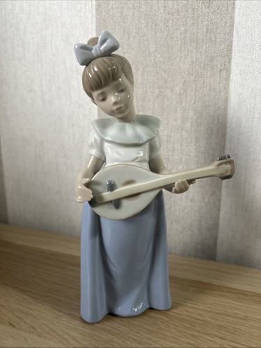 Lladro nao girl with mandolin - lladro,