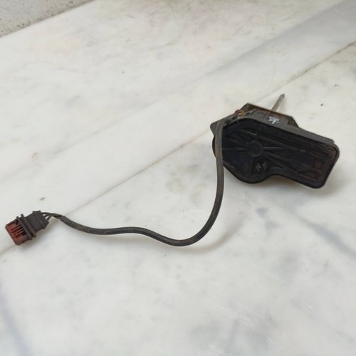 Volvo v70 2002 headlight wiper - headlight,