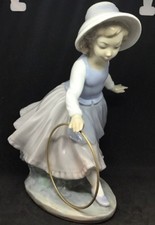 Vintage Nao By Lladrò “ Girl In Bonnet Running Playing With Hoop” Daisa 1980