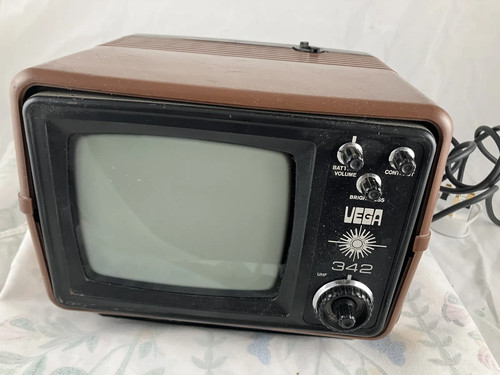 1970s tento vega - vega, b&w