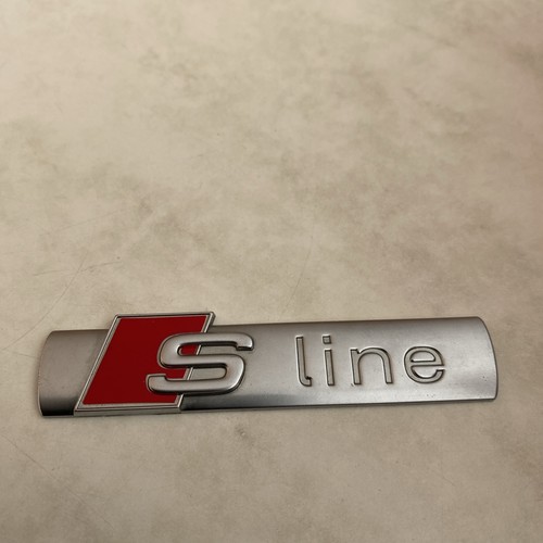 Used audi line wing - s, badge