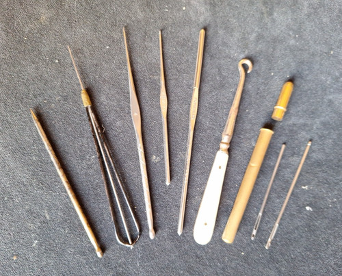 Vintage lace crochet hooks - lace/crochet,