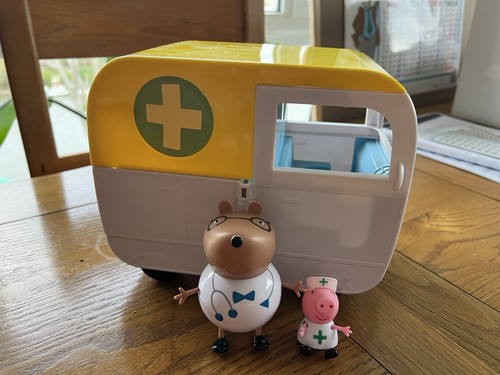 Peppa pig ambulance - pig,