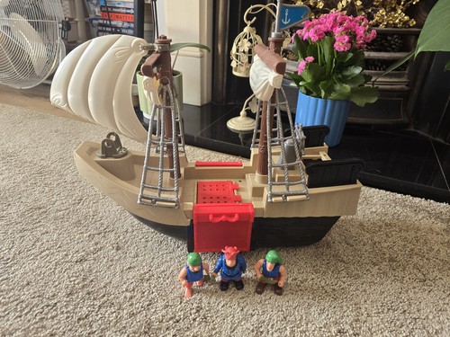 Redbox pirate ship vintage - pirate,