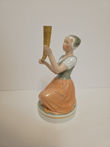 Royal copenhagen figurine - royal,