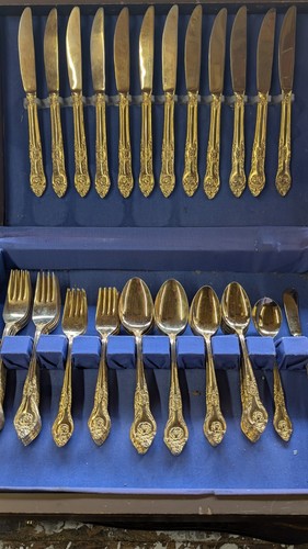 Vintage place setting - 12,
