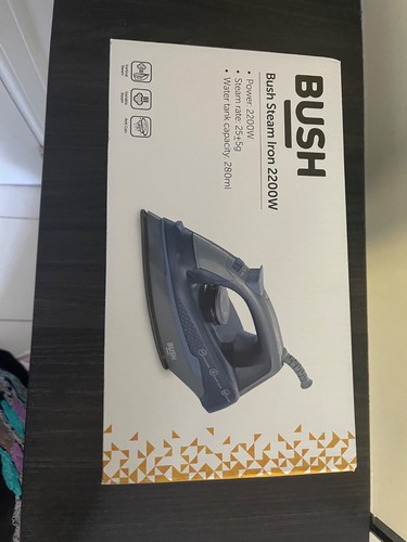 Bush steam iron - 2200w, ceramic