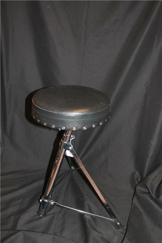 Drum throne - drum,