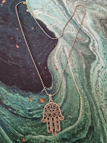 Hamsa hand pendant necklace
