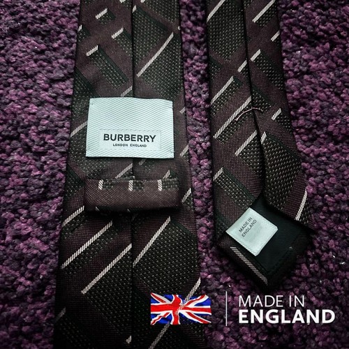 Burberry white tag beat check - tag,