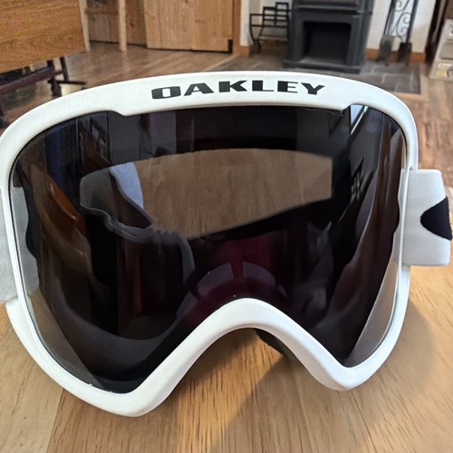 Oakley white ski goggles - white,