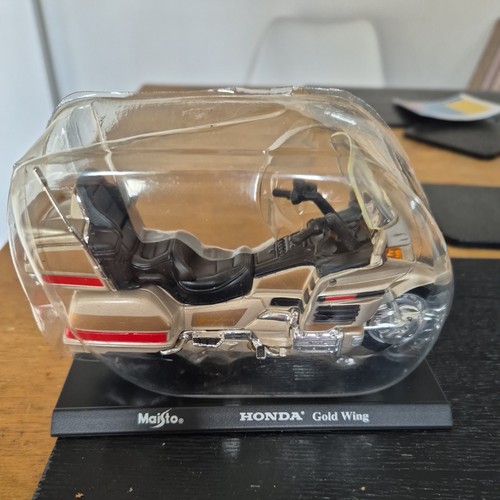Maisto honda gold - gold, wing