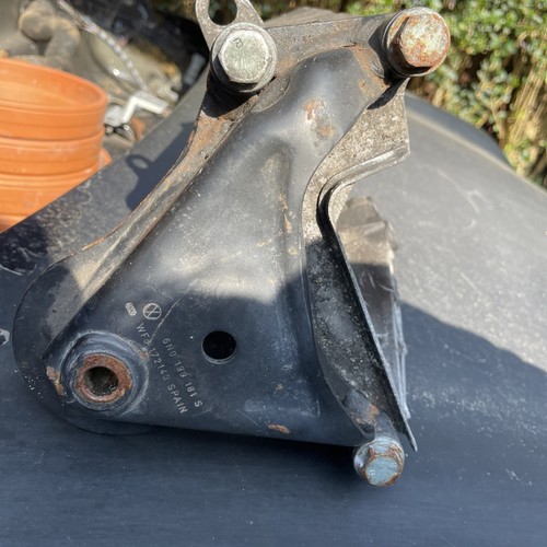 Engine mounting bracket polo - engine,