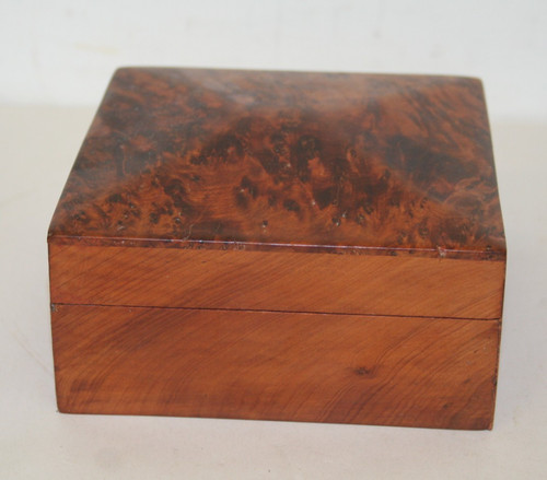 Vintage wooden lidded box - wooden,