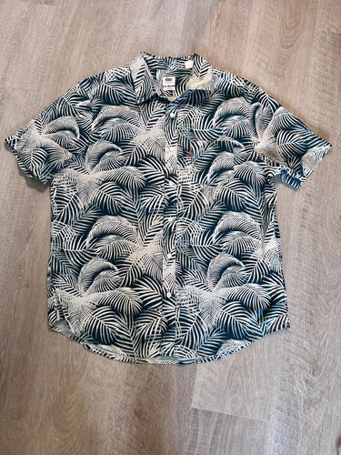 Nwot levi green - levi's, palms