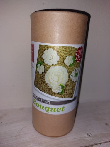 Beginners crochet kit bouquet - beginners,