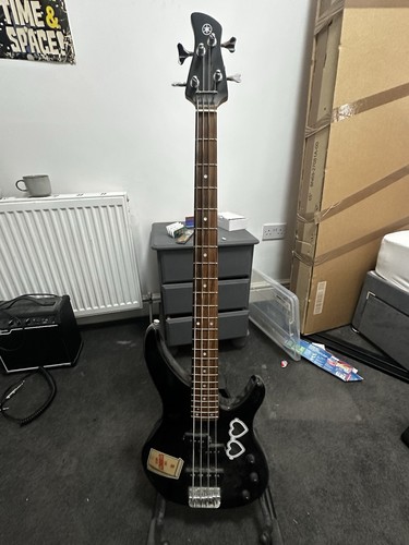 Yamaha bass guitar and amp - yamaha,