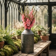 VINTAGE ANTIQUE STYLE