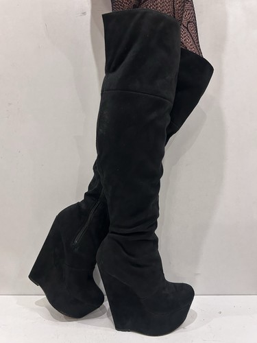 Sexy river island - river, suede