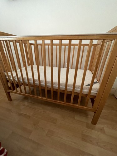 Solid wood baby cot - cot, a