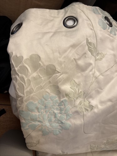 Pairs laura ashley eyelet - 2, x