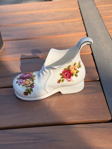 Vintage cottage rose - vintage, bone