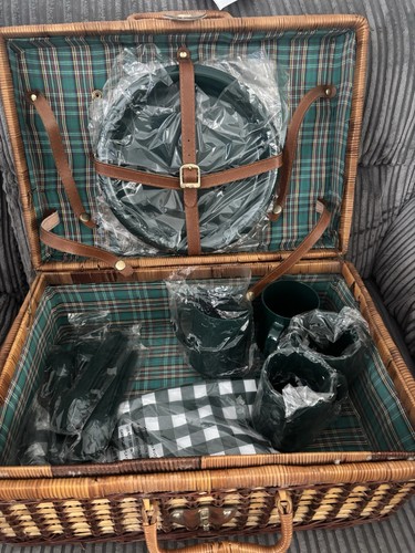 Vintage wicker picnic basket - picnic,
