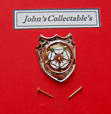 YORKSHIRE ROSE WALKING /