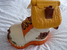 Matchbox School Play Boot Shoe House 1977 Vintage Retro Kids Toy Playset Figures