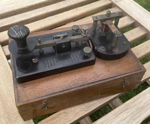 Vintage crystal radio set - crystal,