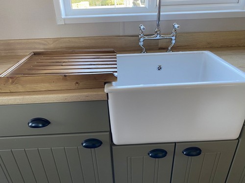 Raised draining board for - raised,