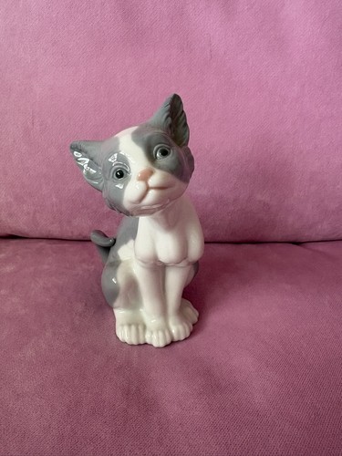 Lladro figurine 010 05113 cat - figurine, 010.05113