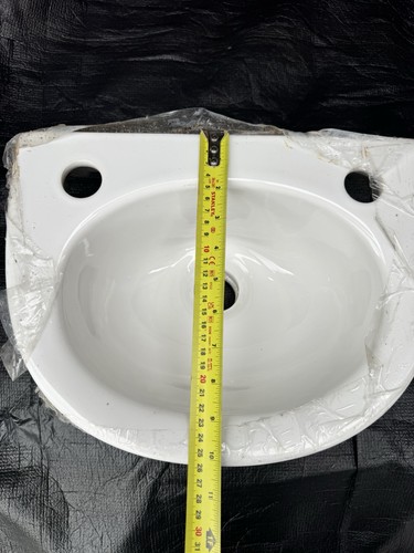 Wall hung cloakroom - style, wash