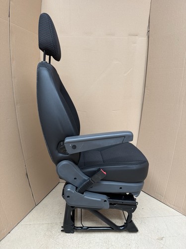 Single passenger seat - passenger’s,
