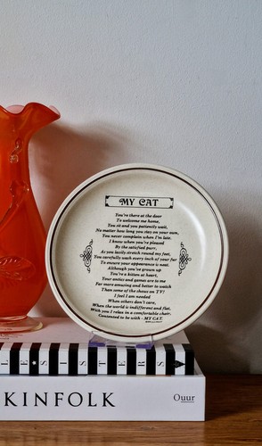 1979 staffordshire pottery cat - staffordshire,