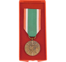 2914 WW2 POLISH MEDAL FOR SERVICES IN DEFENDING BORDERS 3RD CLASS POLAND ORDER