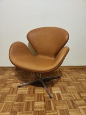 Arne Jacobsen Swan Chair in