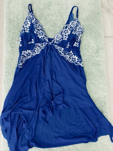 Vintage size blue lace sheer - m,