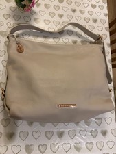 Amanda Wakeley cream pebble leather shoulder-hand bag. New, no tags.