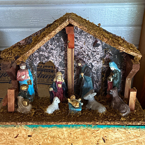Hand painted wooden stable - hand,
