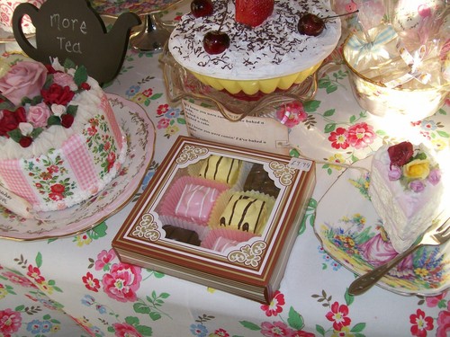 Fake cakes fondant - fondant, fancies